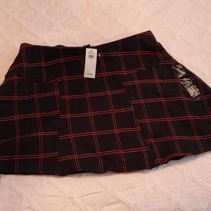 Adorable black and red play Gap flare skirt